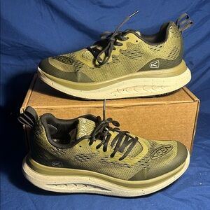 Keen Men's Olive and Black Athletic Shoes